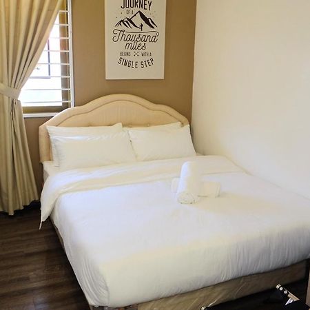 Natol Homestay - London Kuching Buitenkant foto