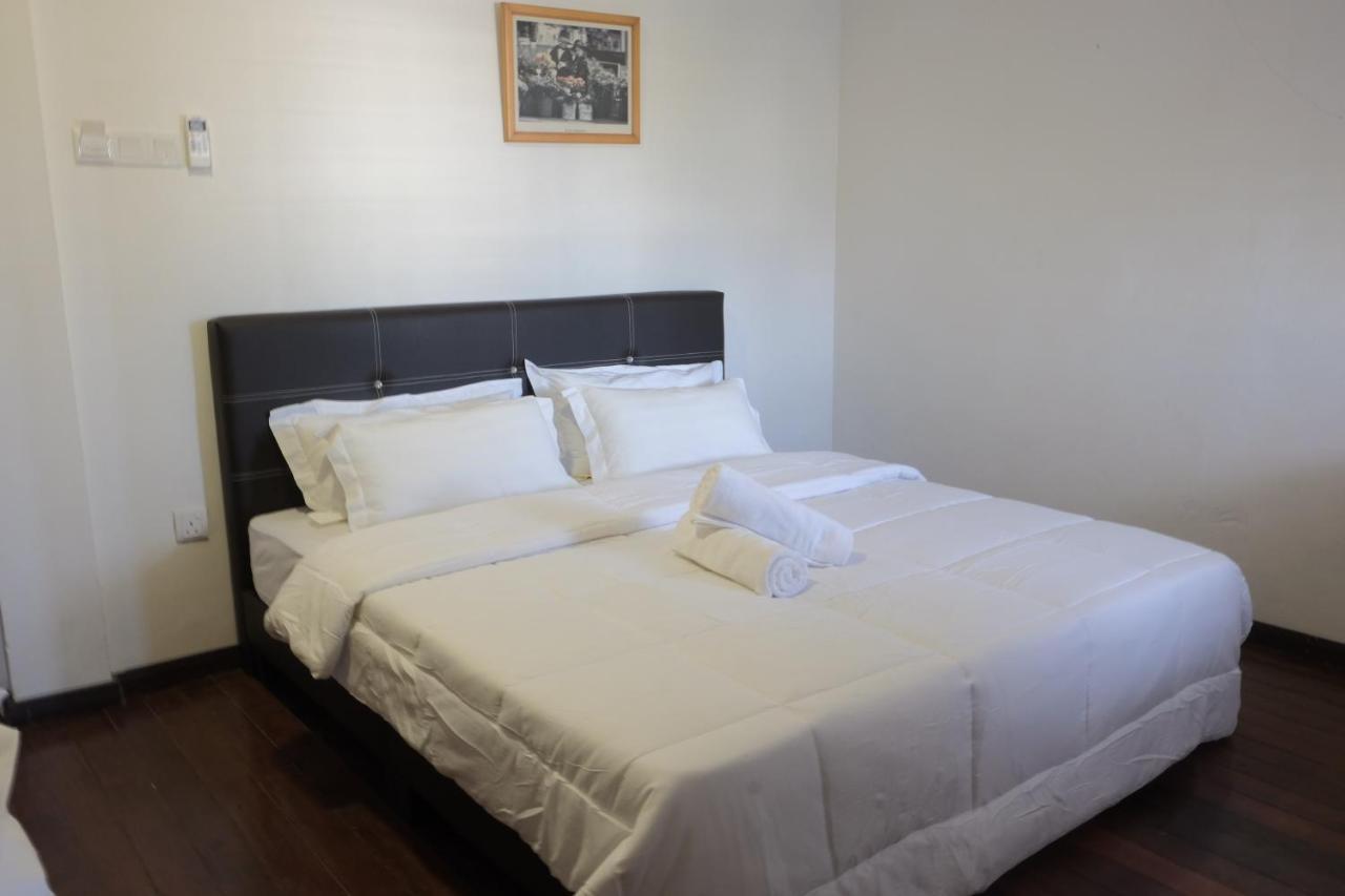 Natol Homestay - London Kuching Buitenkant foto