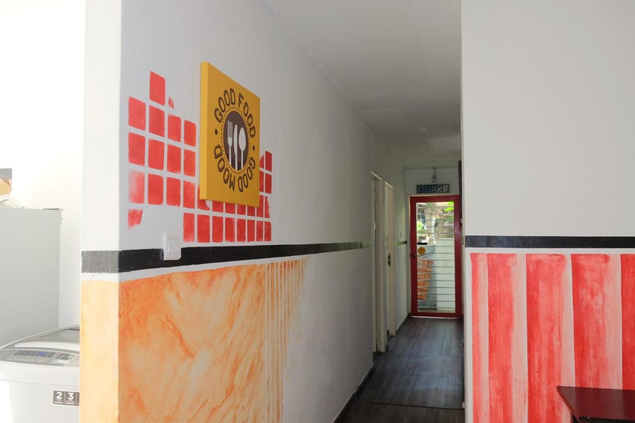 Natol Homestay - London Kuching Buitenkant foto