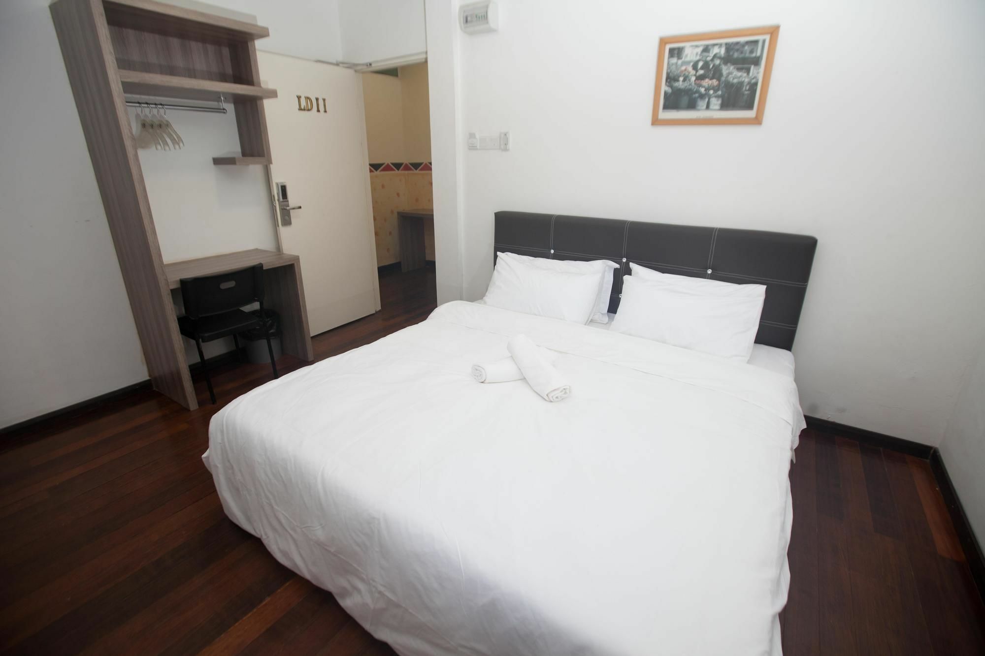Natol Homestay - London Kuching Buitenkant foto