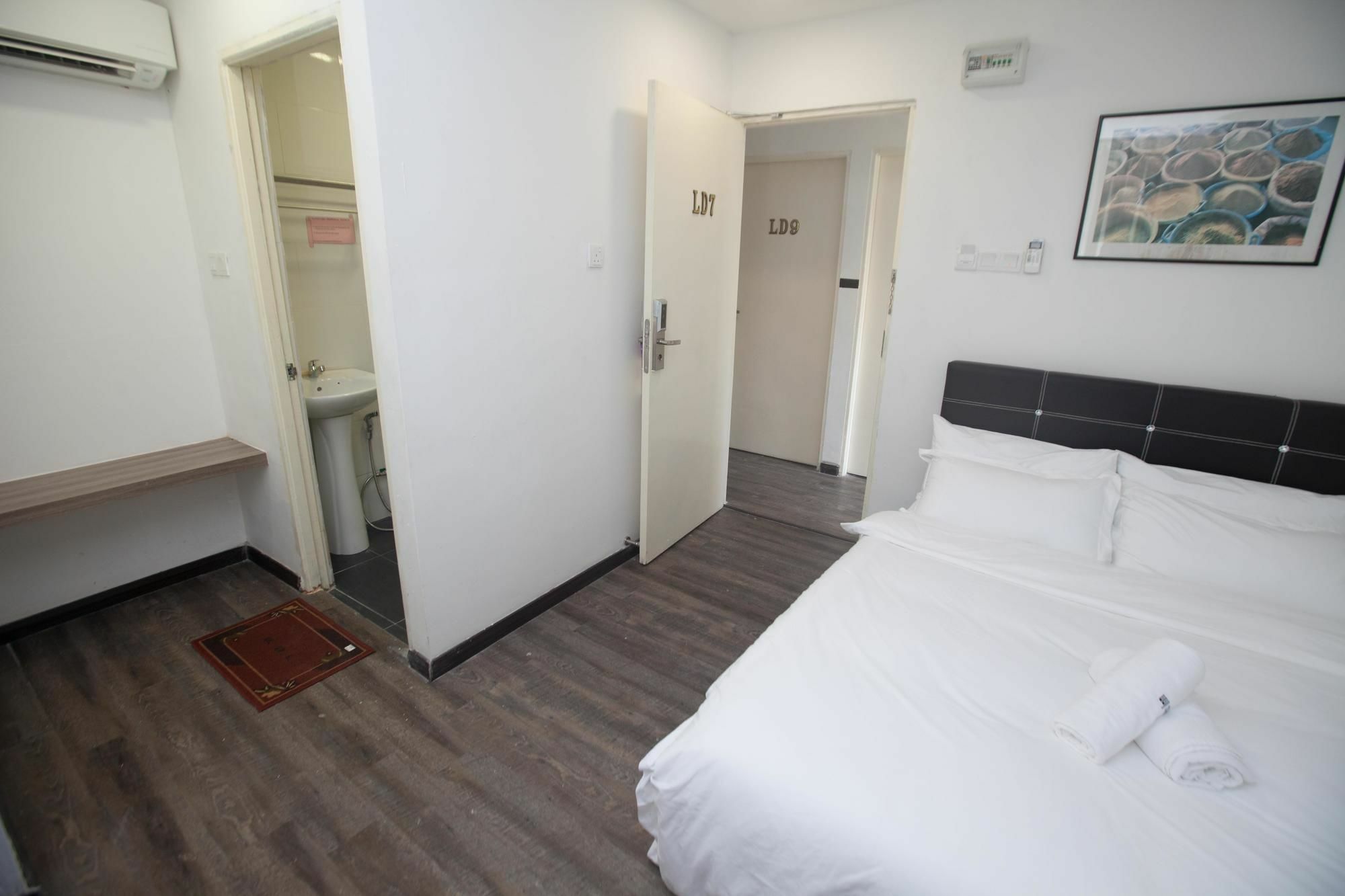 Natol Homestay - London Kuching Buitenkant foto