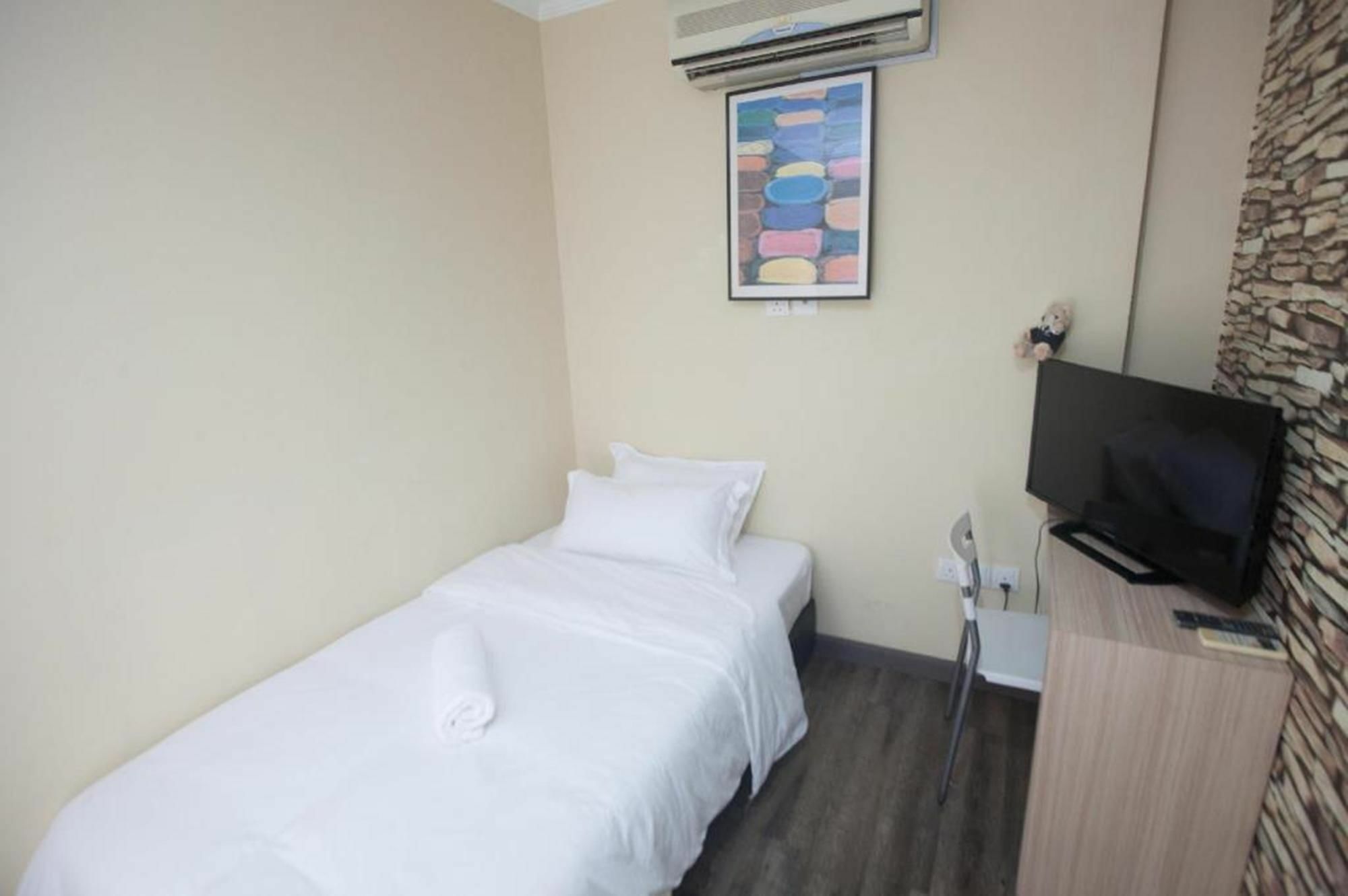 Natol Homestay - London Kuching Buitenkant foto
