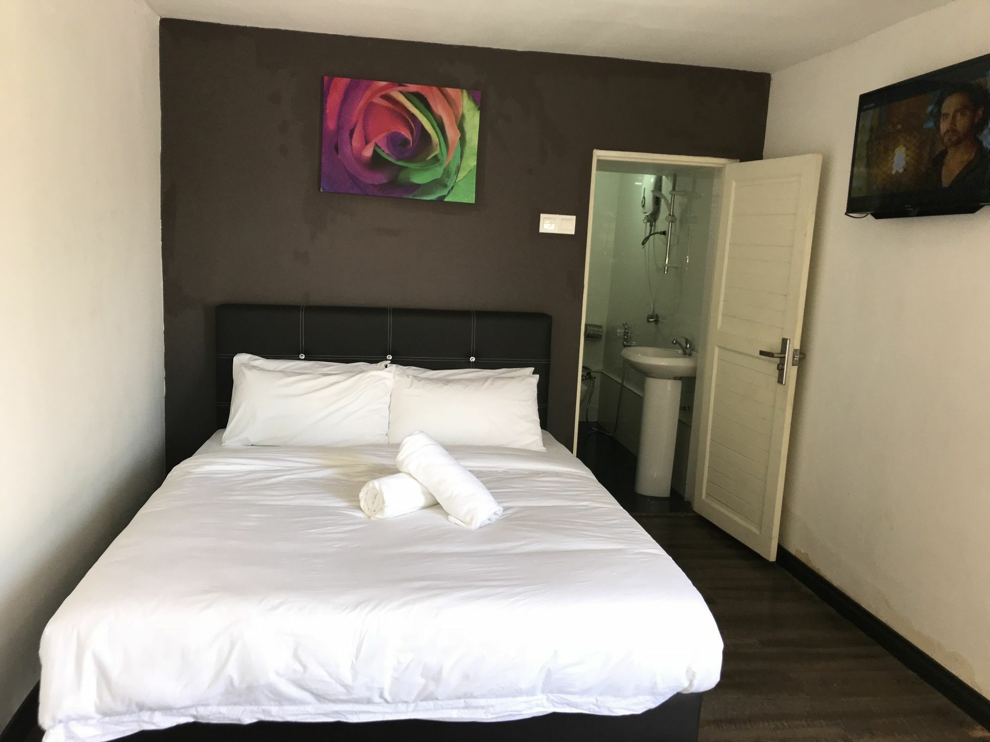 Natol Homestay - London Kuching Buitenkant foto