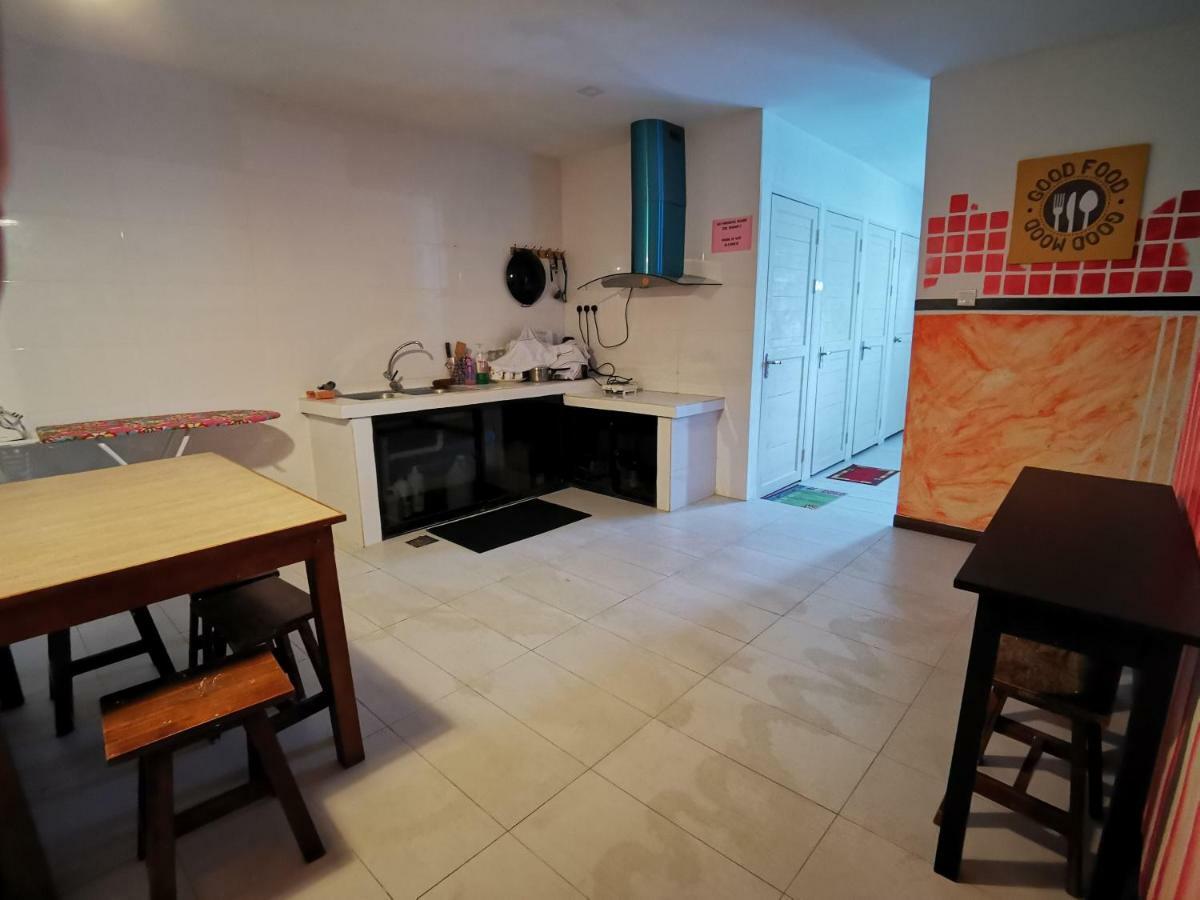 Natol Homestay - London Kuching Buitenkant foto
